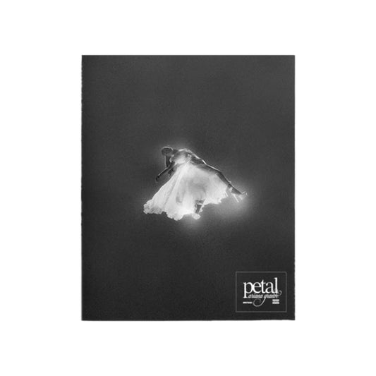 Ariana Grande - Petal Exclusive Tour Edition Zine CD